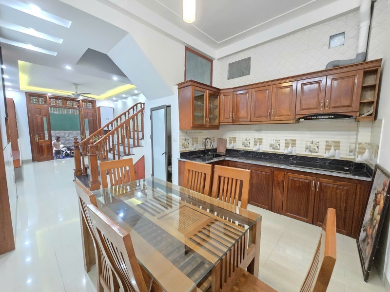 Bán nhà Ngô Gia Tự,Long Biên 4 tầng,50m,mt4m gần oto nhỉnh 6 tỷ - Ảnh 3